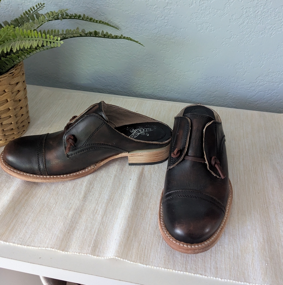 NWT Free Bird Women's Brown Leather Shoes